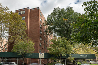 Cedar Manor in Jamaica, NY - Foto de edificio - Building Photo