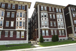 4712-4714 Chestnut St Apartments