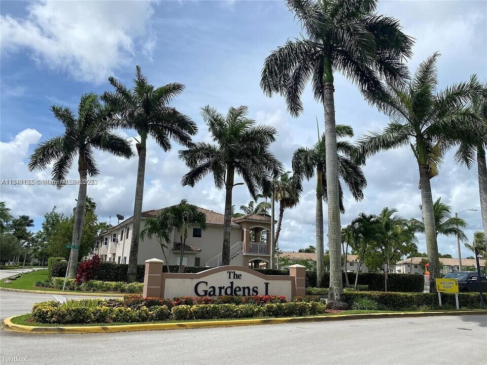2731 SE 12th Pl in Homestead, FL - Building Photo