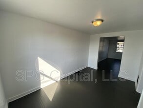 2529 Derry St in Harrisburg, PA - Foto de edificio - Building Photo