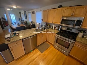 221 Salem St in Medford, MA - Building Photo - Building Photo