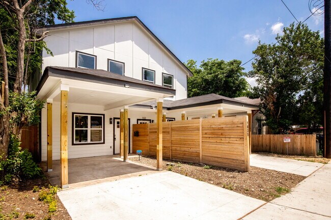1835 Dawson St in San Antonio, TX - Building Photo - Building Photo