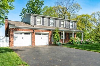 122 Rivercrest Dr in Coraopolis, PA - Building Photo - Building Photo