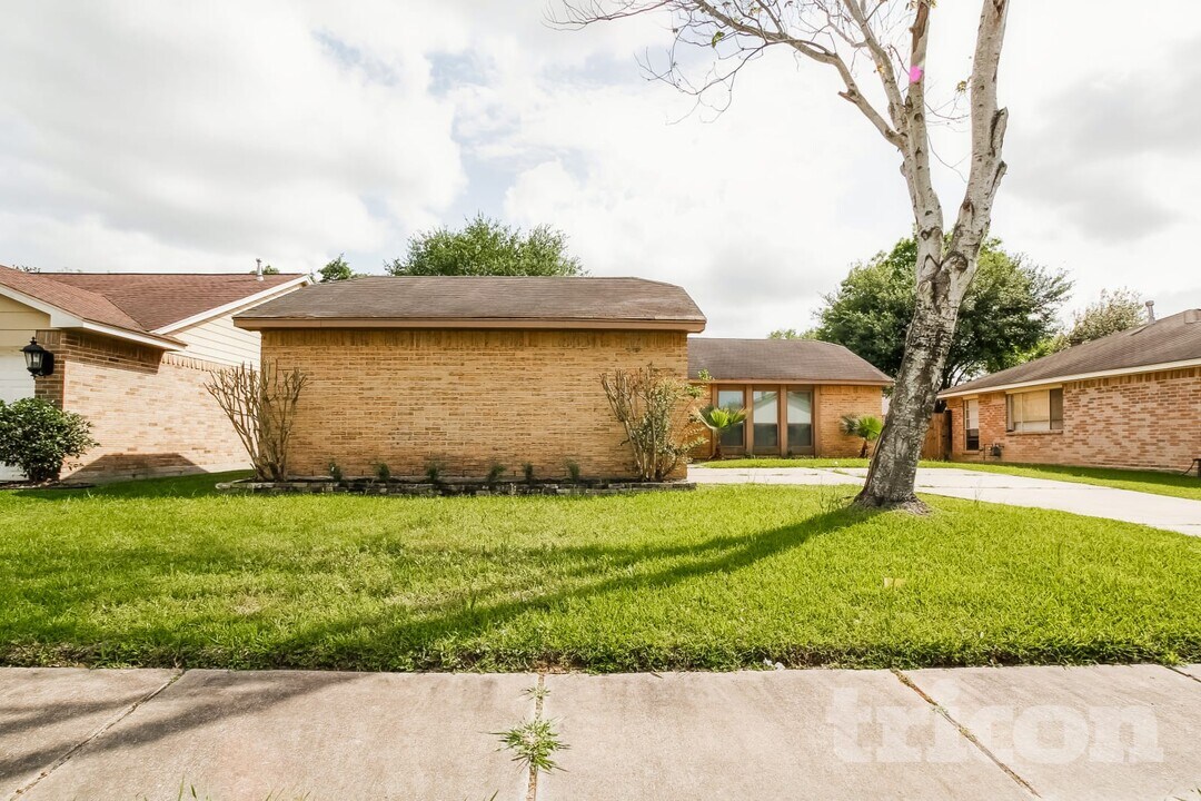 7206 Sonnet Glen Ln in Houston, TX - Building Photo