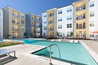 15831 Yorktown Crossing Pkwy in Houston, TX - Building Photo - Building Photo