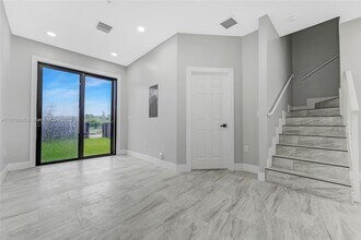 1962 NW 107th St in Miami, FL - Building Photo - Building Photo