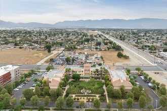 Tierra Serrano in Rialto, CA - Foto de edificio - Building Photo