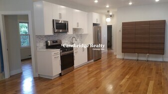 1556 Cambridge St, Unit 1 in Cambridge, MA - Building Photo