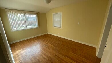 15719 Rayen St in North Hills, CA - Building Photo - Building Photo