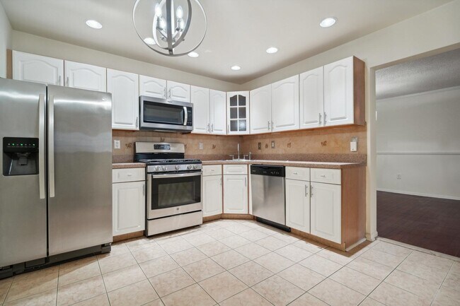 14 Walnut St in Jersey City, NJ - Building Photo - Building Photo