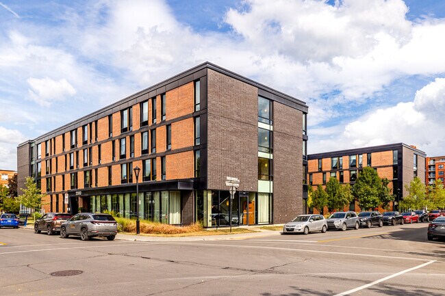 Les Appartements Square Angus in Montréal, QC - Building Photo - Building Photo