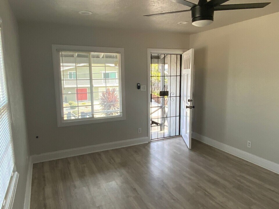 1121 Third St in Rodeo, CA - Building Photo