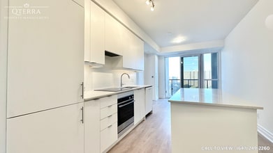 30 Elm Dr W in Mississauga, ON - Building Photo - Building Photo
