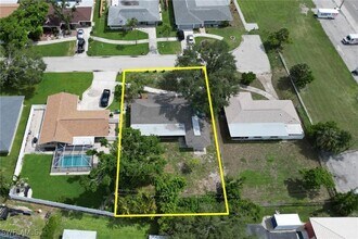 4325 SE 16th Pl in Cape Coral, FL - Building Photo - Building Photo