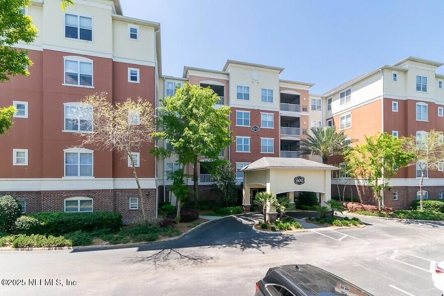 4480 Deerwood Lake Pkwy in Jacksonville, FL - Building Photo