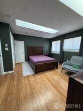 80 Farnham Square in Sayreville, NJ - Building Photo - Building Photo