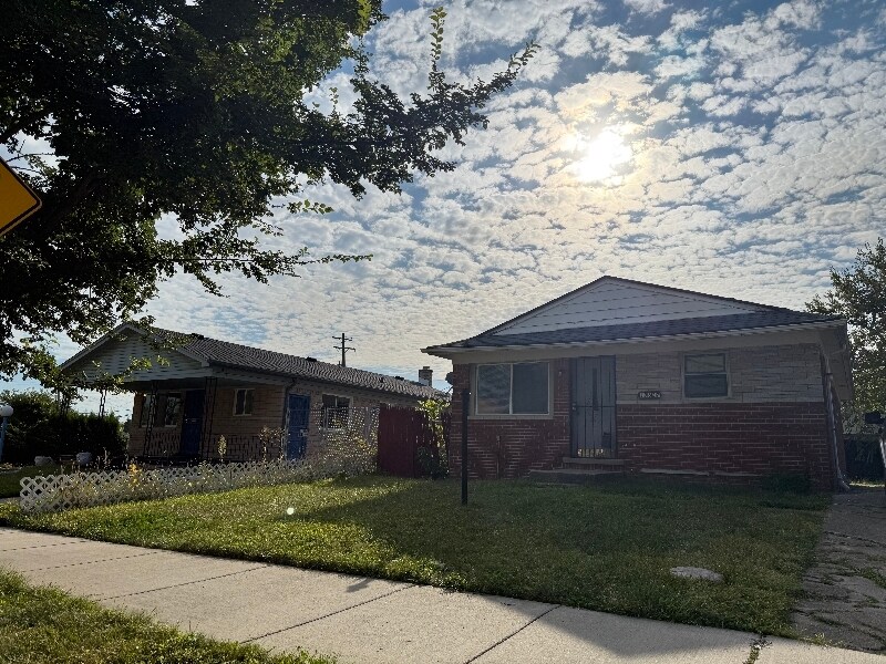 19627 Algonac St in Detroit, MI - Building Photo