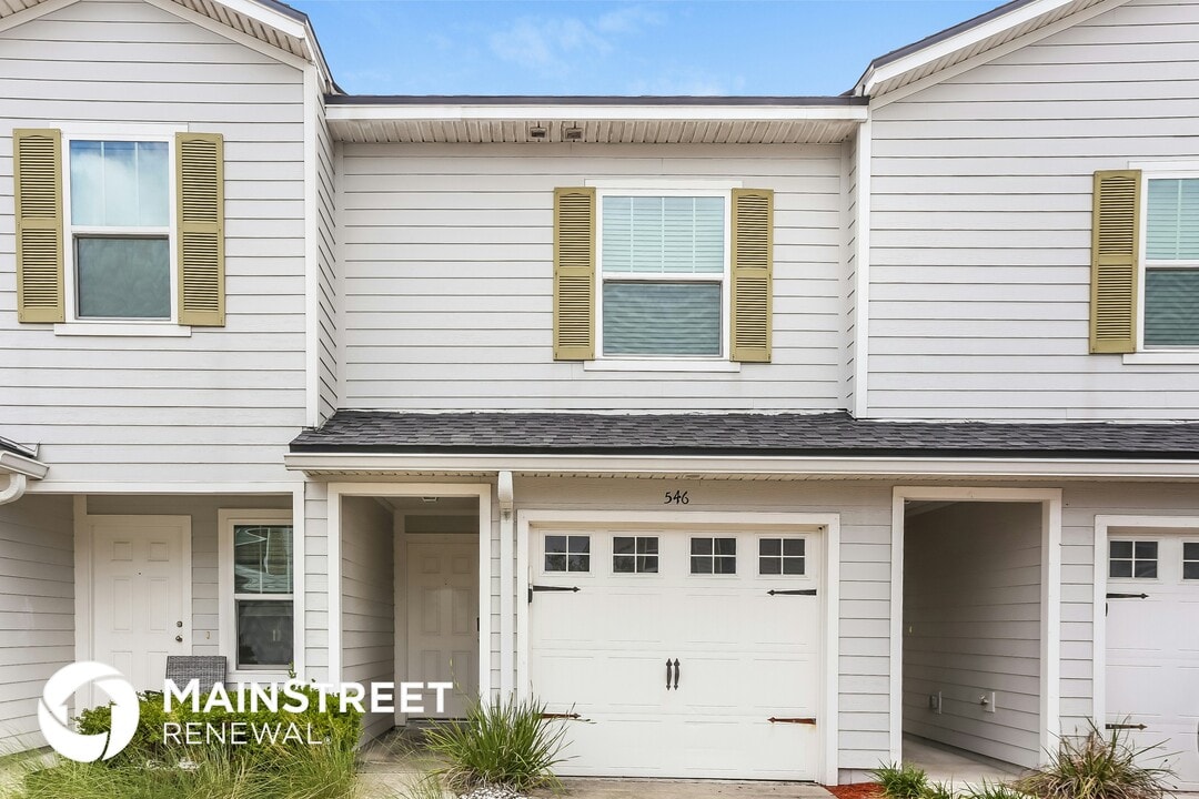 546 Eiseman Wy in Jacksonville, FL - Foto de edificio