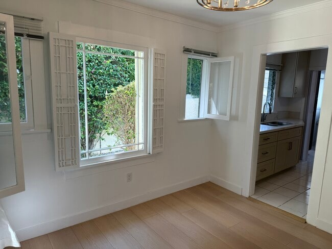 8730 Rosewood Ave, Unit 8728