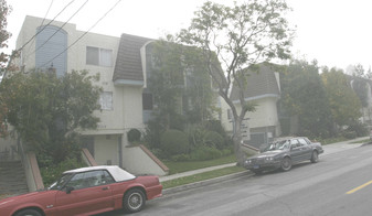 Belle Vista Porte in Harbor City, CA - Building Photo