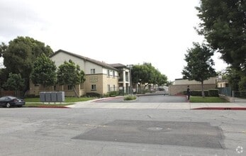 850 E Grand Ave in Pomona, CA - Building Photo - Building Photo
