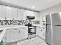 9491 Evergreen Pl in Davie, FL - Foto de edificio - Building Photo