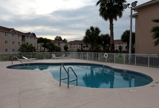 Southgate Apartments in Rockledge, FL - Foto de edificio - Building Photo