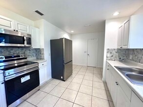 3692 Corrigan Ct in Lake Worth Beach, FL - Building Photo - Building Photo