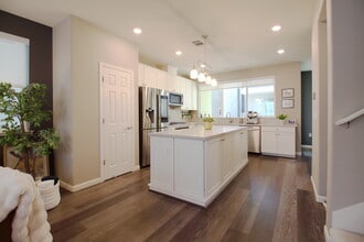 164 Agustin Narvaez St in San Jose, CA - Building Photo - Building Photo