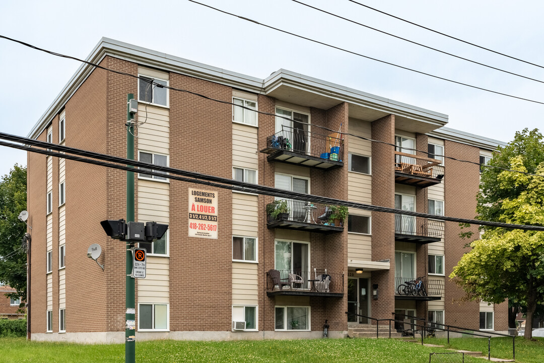 120 Samson Rue in Québec, QC - Building Photo