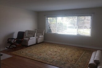 10350 Kipling St, Unit 1E in Westchester, IL - Building Photo - Building Photo