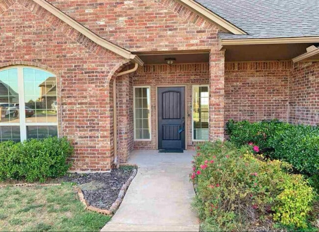 405 Southwest 84th Street in Lawton, OK - Building Photo - Building Photo