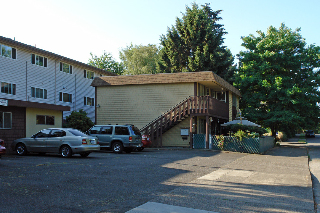 502-522 SE 26th Ave in Portland, OR - Building Photo