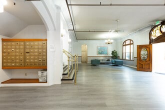 La Chalfonte Apartments...Newly Renovated and Stylish..Great Location! in Los Angeles, CA - Building Photo - Building Photo