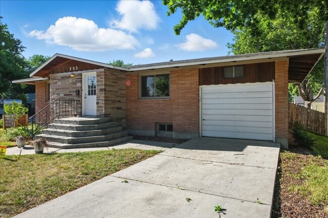 303 W Pine Ave