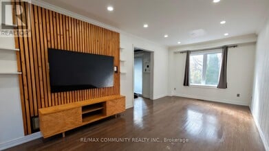 1816 Woodgate Ct in Oshawa, ON - Building Photo - Building Photo