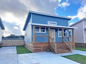 2351 W Market St in Rockport, TX - Building Photo