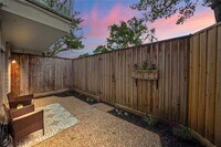 2601 Bellefontaine photo'