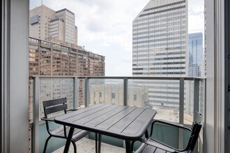 201 N Garland Ct in Chicago, IL - Foto de edificio - Building Photo