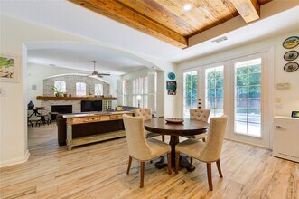 62 W Mirror Ridge Cir in Spring, TX - Foto de edificio - Building Photo