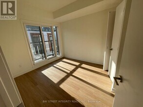 12 David Eyer Rd in Richmond Hill, ON - Building Photo - Building Photo