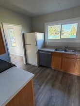 2034 Long St in Sweet Home, OR - Building Photo - Building Photo