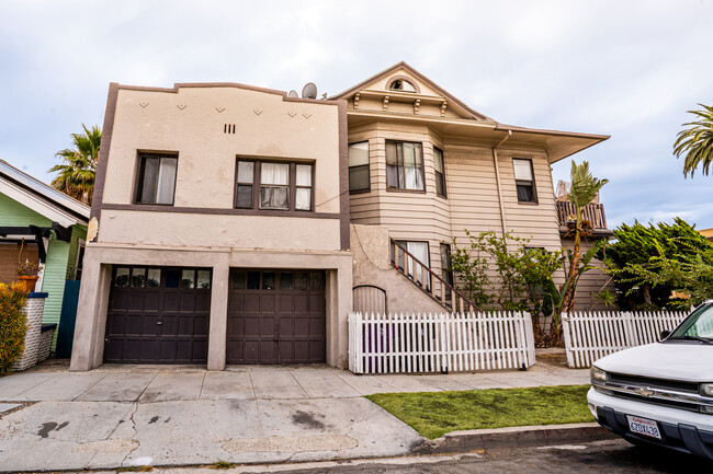 401 E 7th St in Long Beach, CA - Building Photo - Building Photo