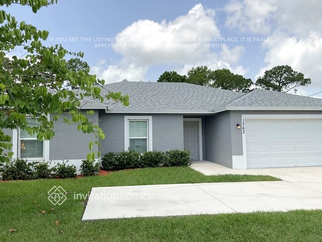 1762 SW Airoso Blvd in Port St. Lucie, FL - Building Photo - Building Photo