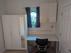 9501 SW 69th Ct, Unit ROOM for rent in Pinecrest, FL - Foto de edificio - Building Photo