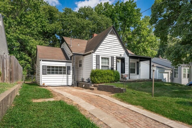 1068 S New Ave in Springfield, MO - Building Photo - Building Photo