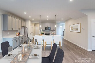 2801 Willow Ct in Ann Arbor, MI - Building Photo - Building Photo