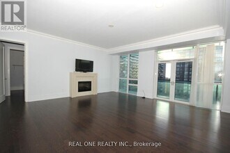 70-2470 Roehampton Ave in Toronto, ON - Building Photo - Building Photo
