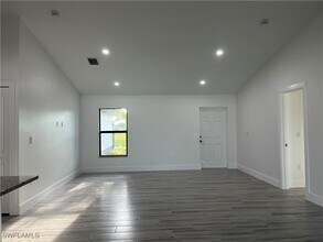 609 NW 37th Ave in Cape Coral, FL - Building Photo - Building Photo