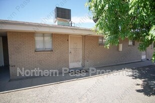 8608 Lawson St in El Paso, TX - Building Photo